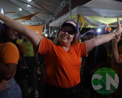 Foi dada a largada: Adesivação do candidato a prefeito Roberto Costa e do vice Emílio Carvalho