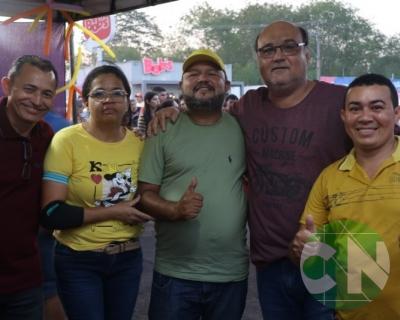 Foi dada a largada: Adesivação do candidato a prefeito Roberto Costa e do vice Emílio Carvalho