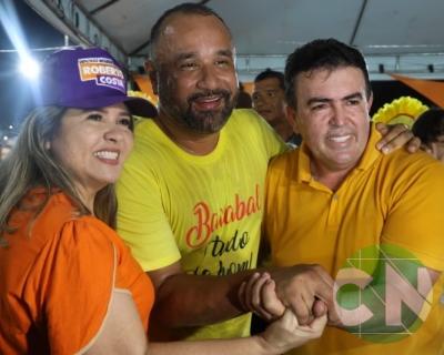 Foi dada a largada: Adesivação do candidato a prefeito Roberto Costa e do vice Emílio Carvalho