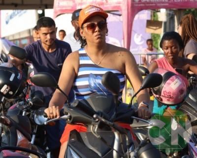 Foi dada a largada: Adesivação do candidato a prefeito Roberto Costa e do vice Emílio Carvalho