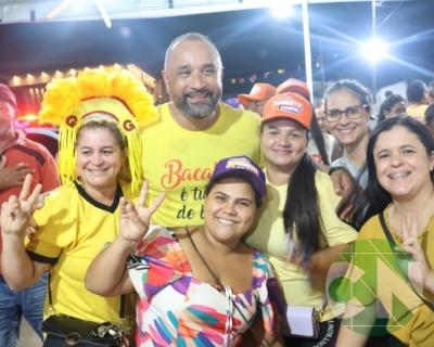 Foi dada a largada: Adesivação do candidato a prefeito Roberto Costa e do vice Emílio Carvalho