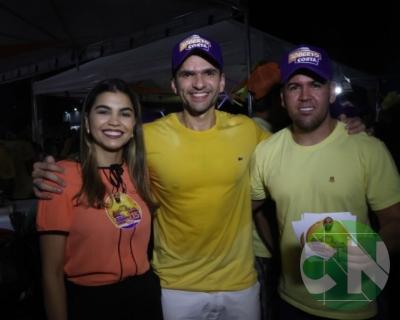 Foi dada a largada: Adesivação do candidato a prefeito Roberto Costa e do vice Emílio Carvalho