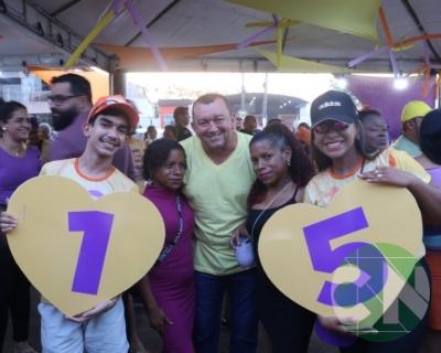 Foi dada a largada: Adesivação do candidato a prefeito Roberto Costa e do vice Emílio Carvalho