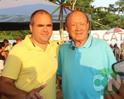 Foi dada a largada: Adesivação do candidato a prefeito Roberto Costa e do vice Emílio Carvalho