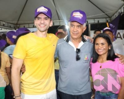 Foi dada a largada: Adesivação do candidato a prefeito Roberto Costa e do vice Emílio Carvalho