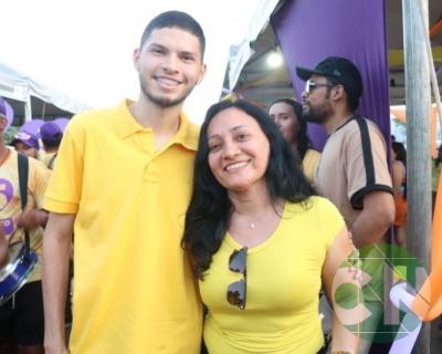 Foi dada a largada: Adesivação do candidato a prefeito Roberto Costa e do vice Emílio Carvalho