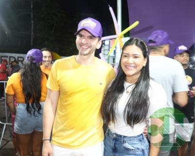 Foi dada a largada: Adesivação do candidato a prefeito Roberto Costa e do vice Emílio Carvalho