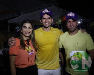 Foi dada a largada: Adesivação do candidato a prefeito Roberto Costa e do vice Emílio Carvalho