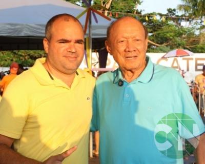 Foi dada a largada: Adesivação do candidato a prefeito Roberto Costa e do vice Emílio Carvalho