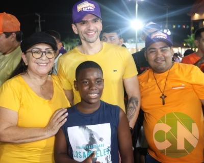 Foi dada a largada: Adesivação do candidato a prefeito Roberto Costa e do vice Emílio Carvalho