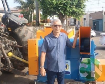 Edvan Brandão entrega uma Batedeira de Cereais 