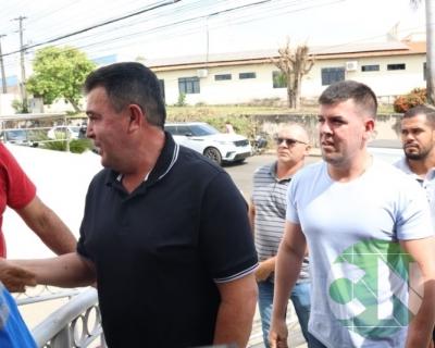 Edvan Brandão entrega uma Batedeira de Cereais 