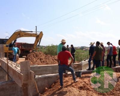 Vistoria na construção da ponte de concreto que liga o bairro Novo Bacabal à Br 316