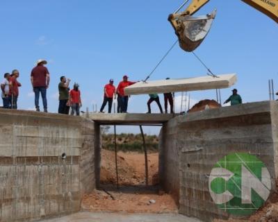 Vistoria na construção da ponte de concreto que liga o bairro Novo Bacabal à Br 316