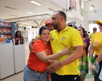 Roberto Costa visita os comerciantes de Bacabal 
