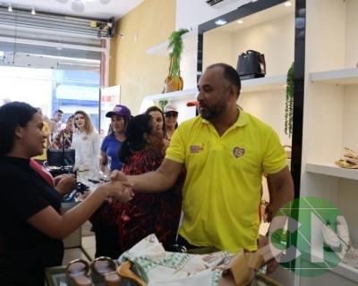Roberto Costa visita os comerciantes de Bacabal 