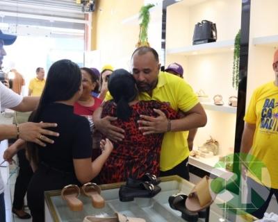 Roberto Costa visita os comerciantes de Bacabal 