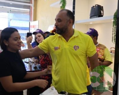 Roberto Costa visita os comerciantes de Bacabal 