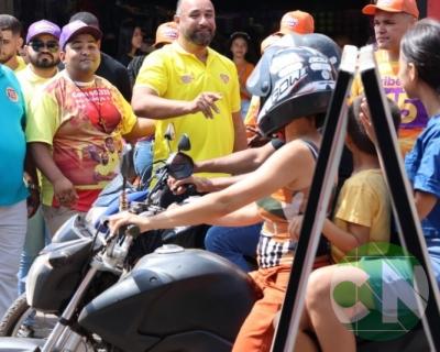 Roberto Costa visita os comerciantes de Bacabal 