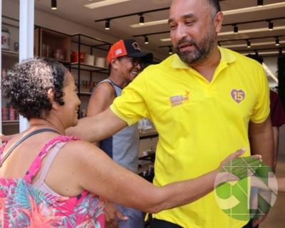Roberto Costa visita os comerciantes de Bacabal 