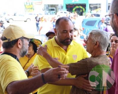 Roberto Costa visita os comerciantes de Bacabal 