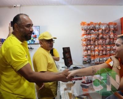 Roberto Costa visita os comerciantes de Bacabal 
